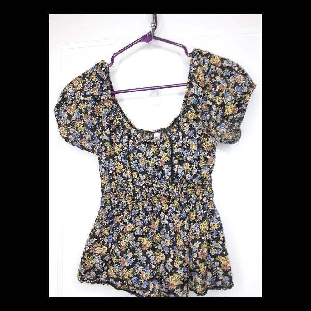 Xhilaration Peasant Floral Short Sleeve Top-S